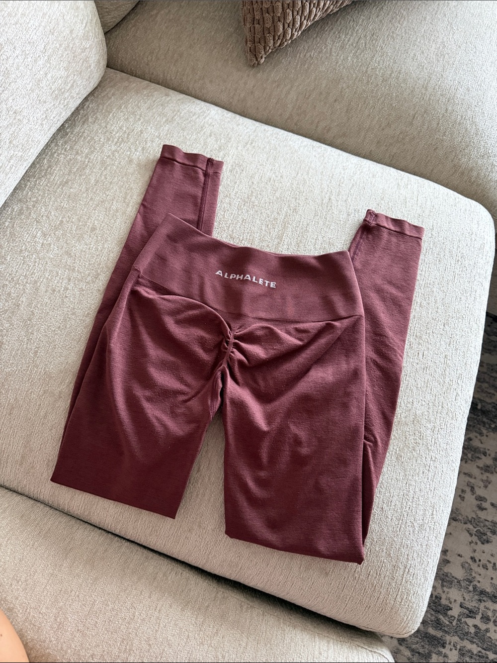 Alphalete Burgundy Seamless Scrunch-Leggings